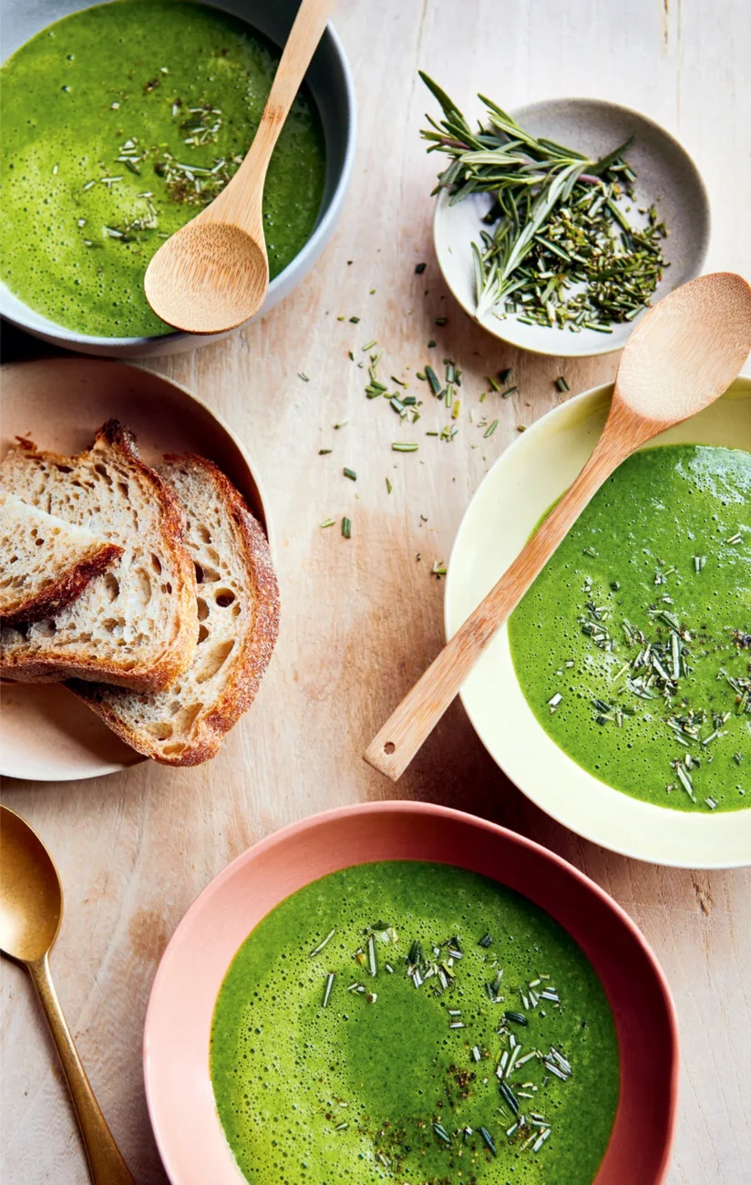 Soupe aux épinards et au romarin