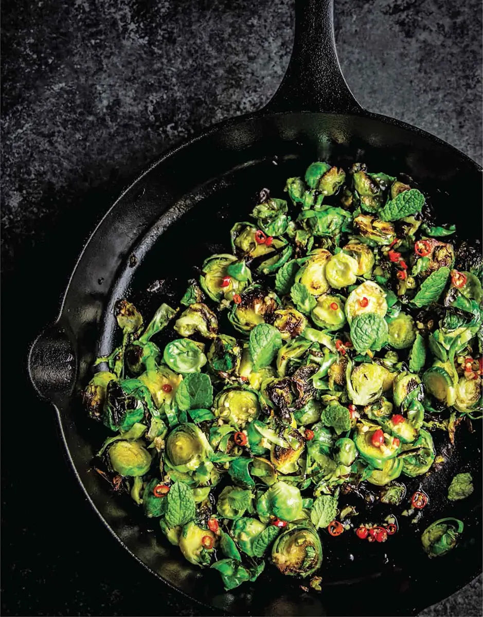 Choux de Bruxelles au piment, citron vert et menthe