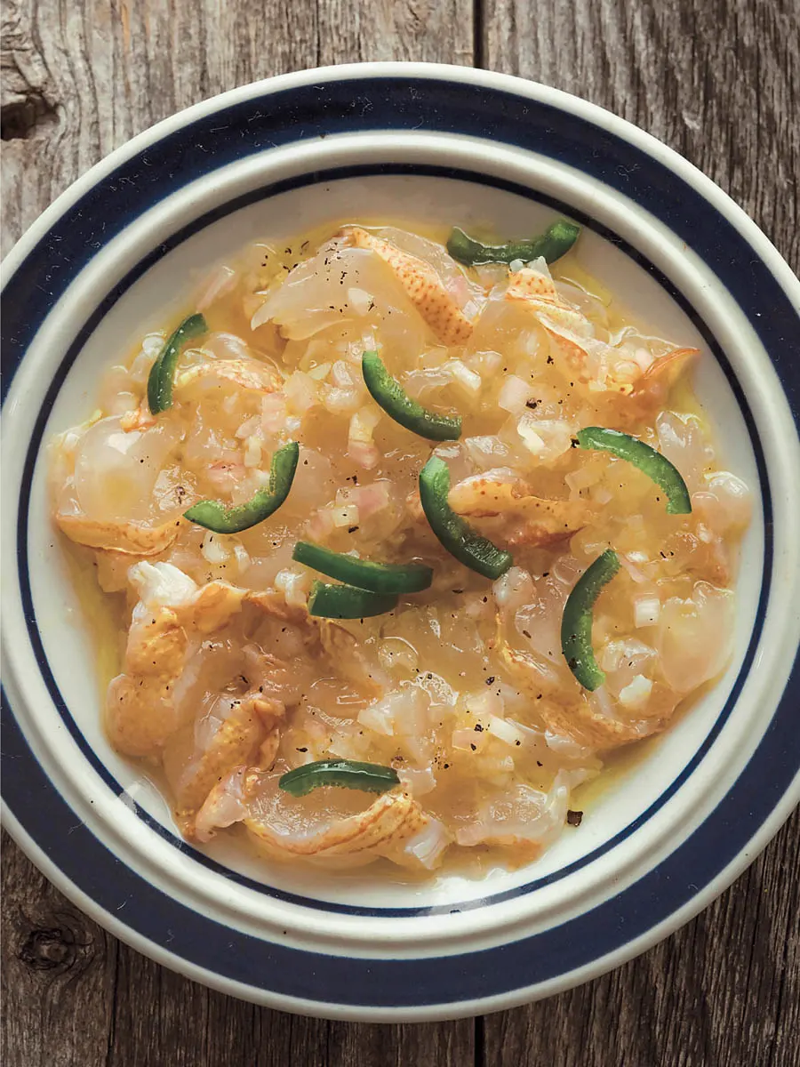 Crudo de homard aux agrumes et piment