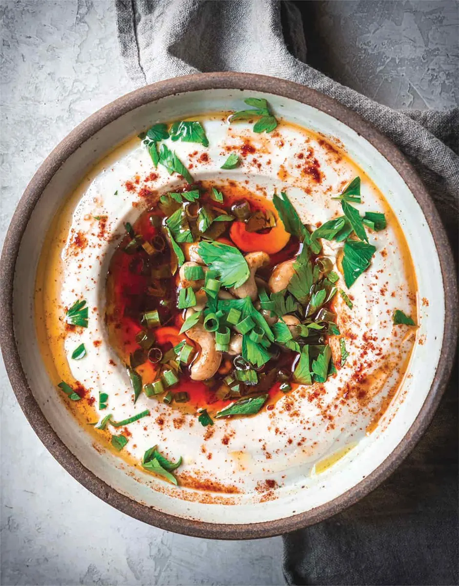 Houmous de cajou au piment et aux herbes