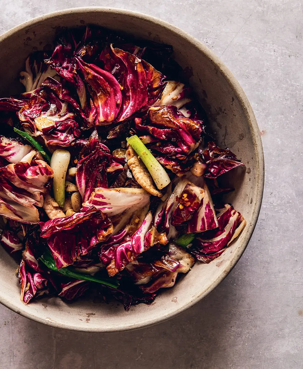 Sauté de radicchio à l’ail et au porc