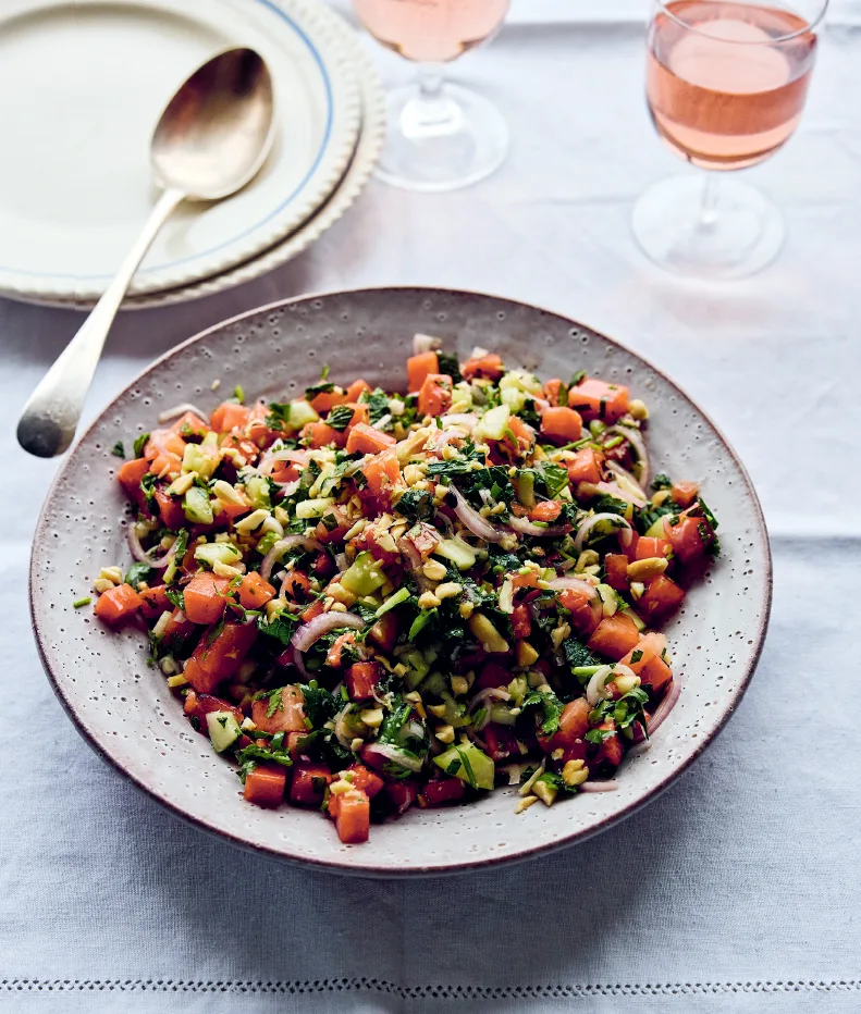 Salade de pastèque, cacahuètes, citron vert et menthe